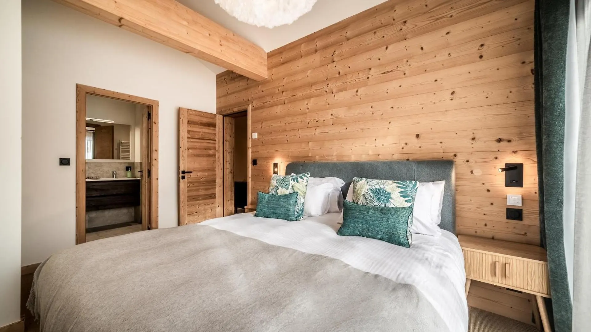 Chalet Marguerite, Morzine - By Emerald Stay Montriond