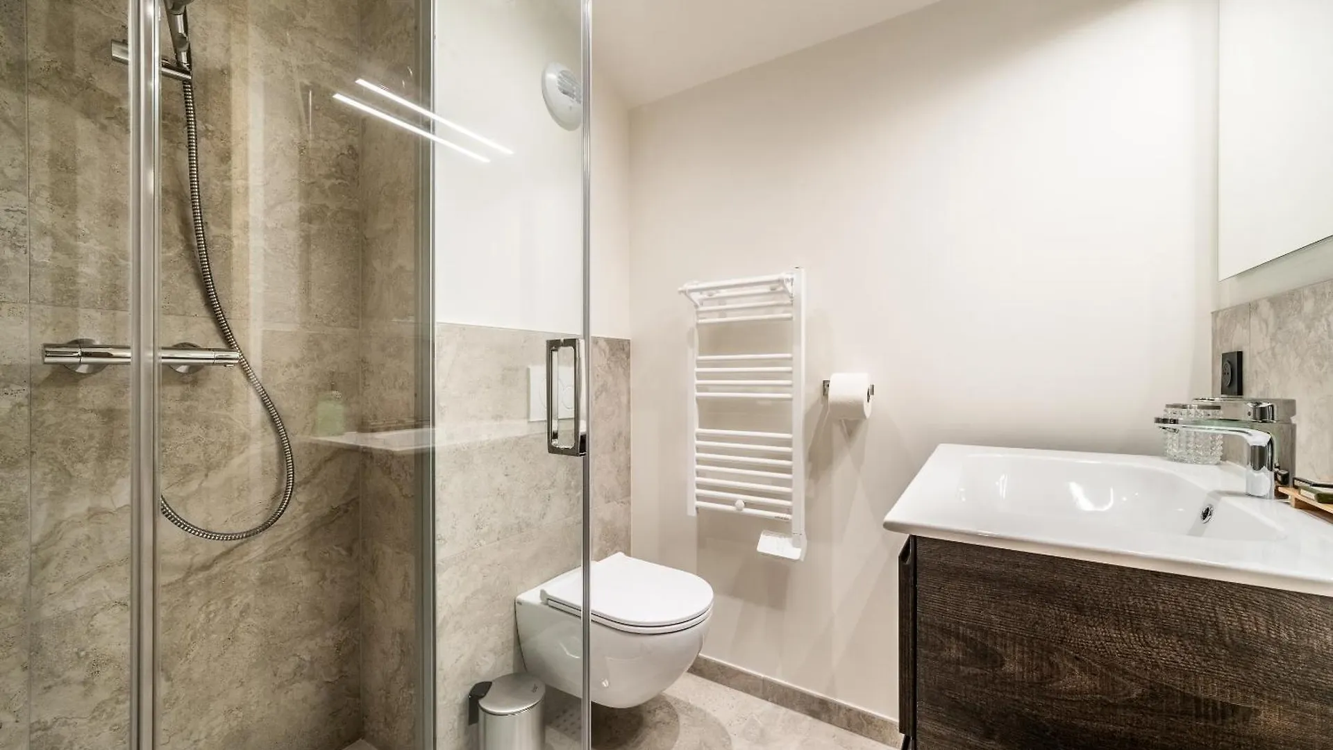 Chalet Marguerite, Morzine - By Emerald Stay Montriond